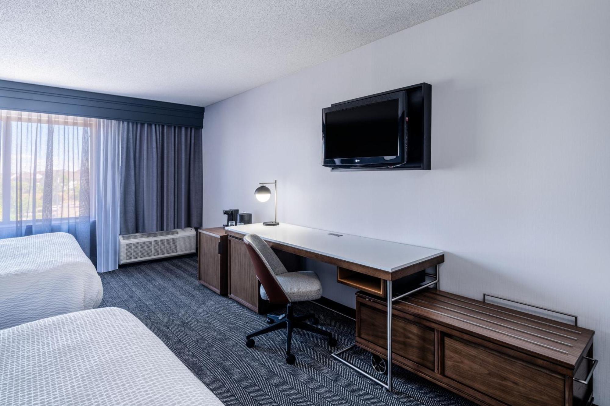 Courtyard By Marriott Colorado Springs South Hotel Ngoại thất bức ảnh