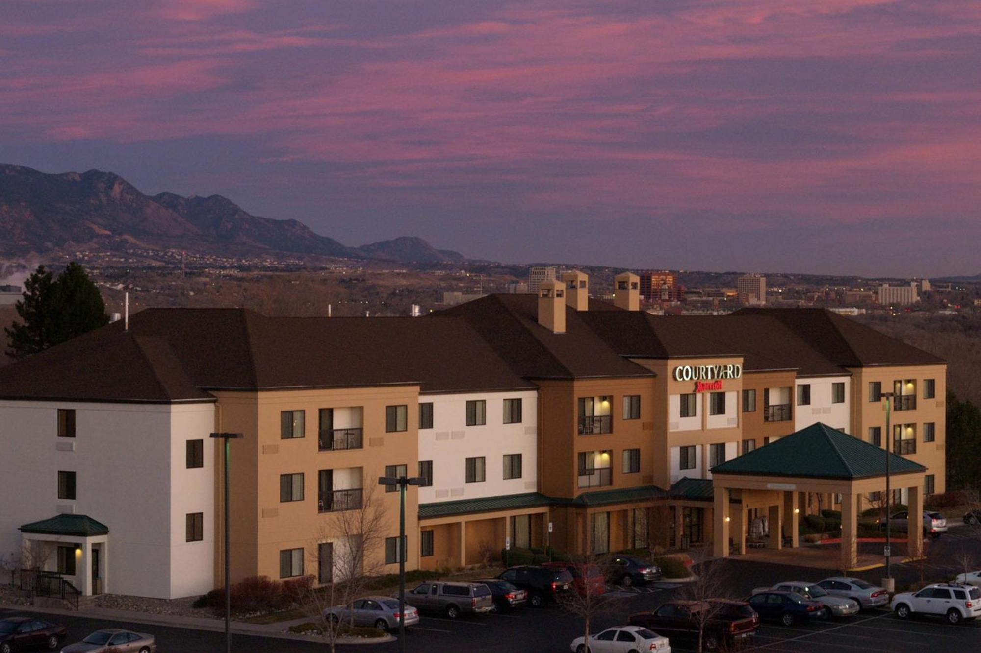 Courtyard By Marriott Colorado Springs South Hotel Ngoại thất bức ảnh
